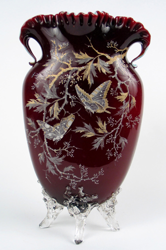 Appraisal: AN ENGLISH VICTORIAN ART GLASS VASE The deep burgundy red