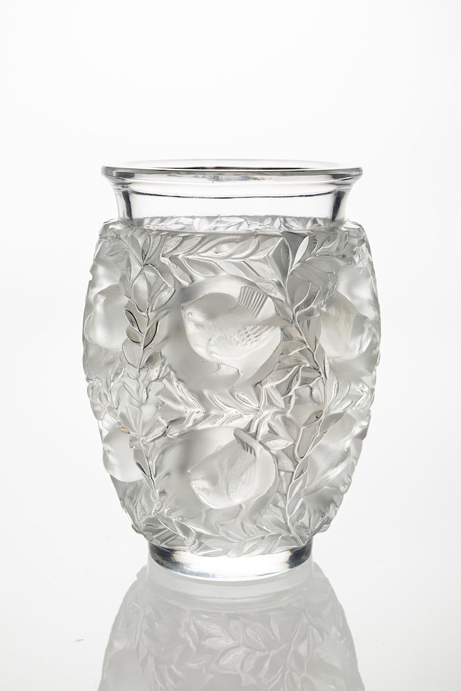 Appraisal: A LALIQUE 'BAGATELLE' VASE DESIGNED CIRCA A LALIQUE 'BAGATELLE' VASE