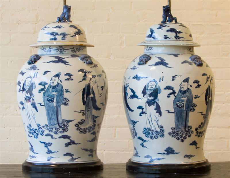 Appraisal: PAIR OF MODERN CHINESE BLUE AND WHITE PORCELAIN LARGE BALUSTER-FORM