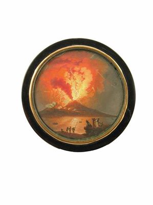 Appraisal: An early th century tortoiseshell and horn circular snuff box