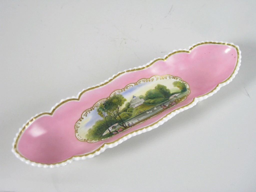 Appraisal: A Chamberlain Worcester Pen Tray painted shaped oval reserve of