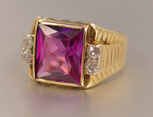 Appraisal: GENTS K DIAMOND AND SPINEL RING K yellow gold ring