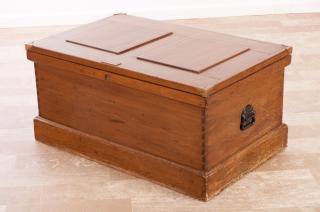 Appraisal: Captains Tool Chest th Century Dovetail constructed double handled th