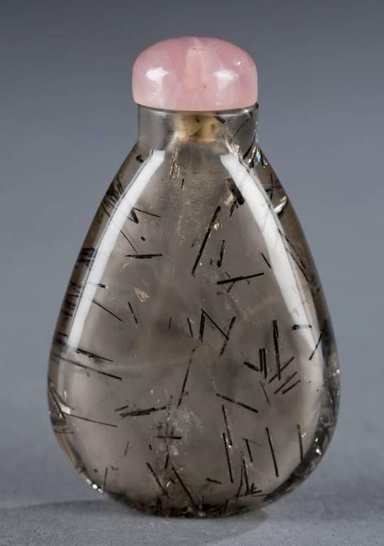 Appraisal: Hair crystal Chinese snuff bottle A hair crystal Chinese snuff