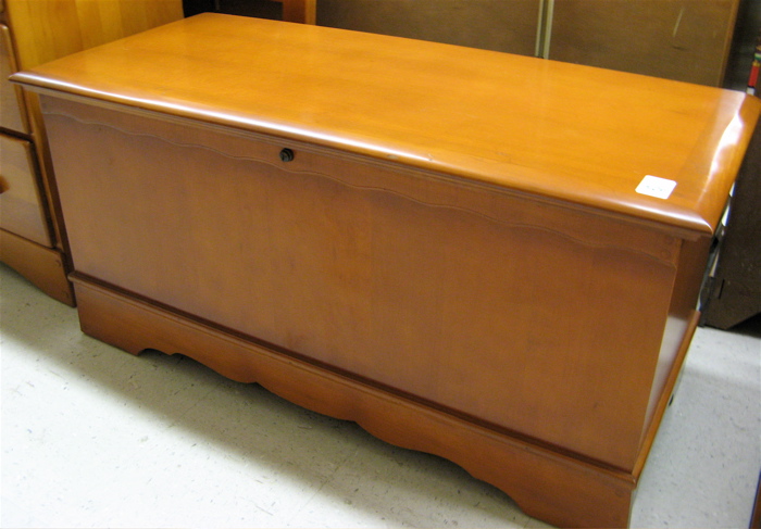 Appraisal: MAPLE VENEERED CEDAR BLANKET CHEST The Lane Co Inc Altavista