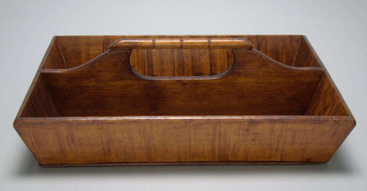 Appraisal: ANTIQUE AMERICAN WOODEN TWO-SECTION CUTLERY BOX In curly maple with