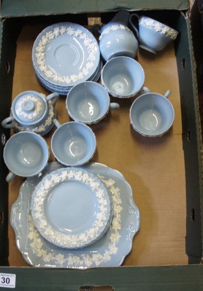 Appraisal: A collection of pottery to include Gloss Wedgwood part tea