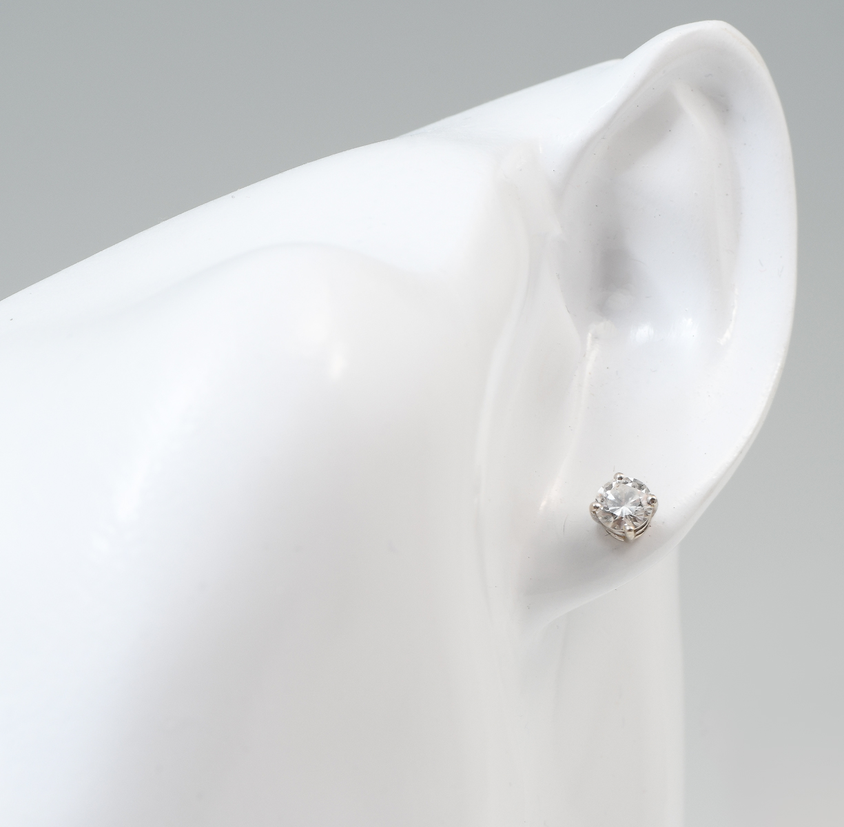 Appraisal: K CTW DIAMOND STUDS round brilliant cut diamonds approx CTW