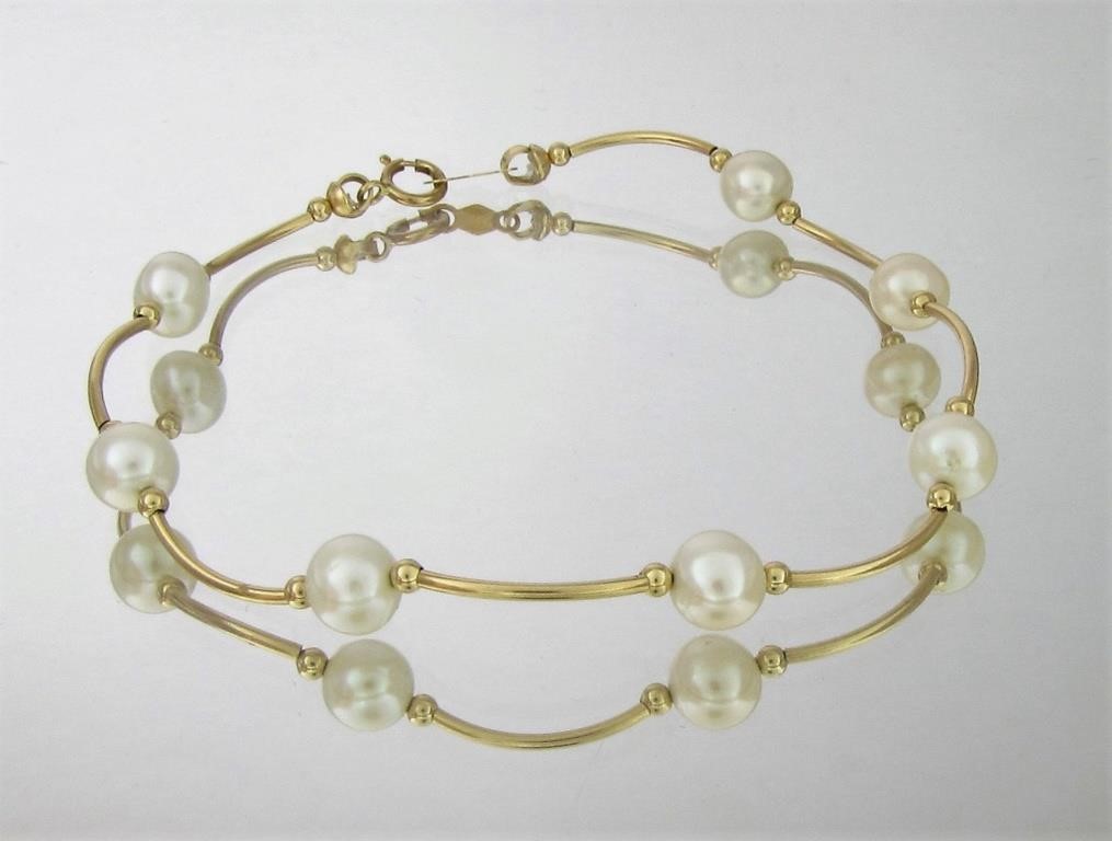 Appraisal: A K yellow gold freshwater pearl and gold bar bracelet