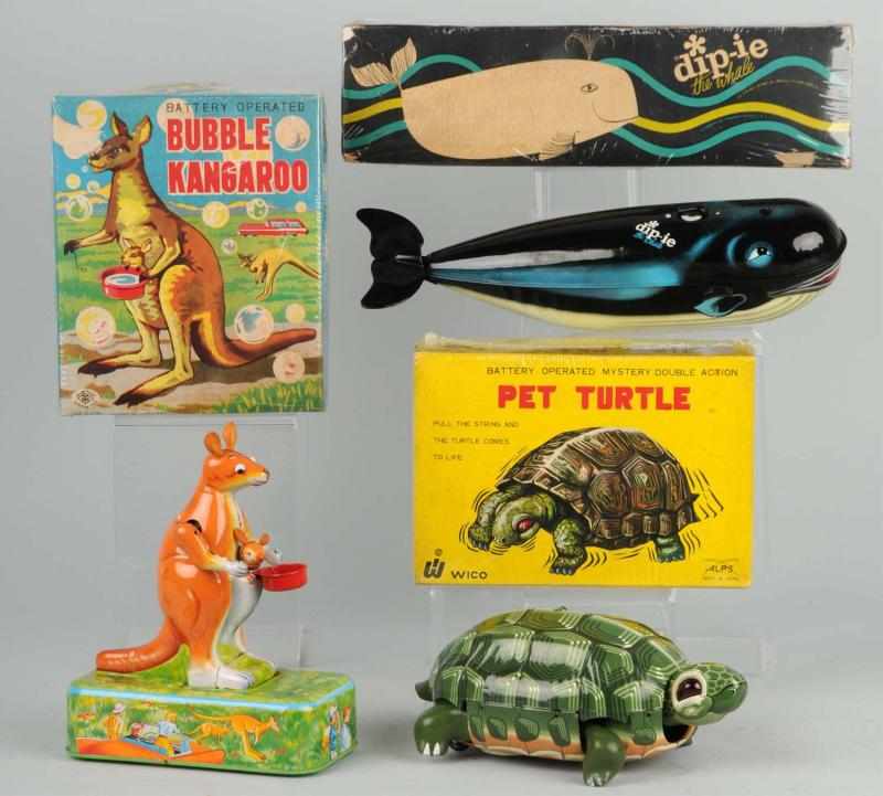 Appraisal: Lot of Tin Litho Animal Battery-Op Toys Description Japanese Working