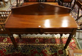 Appraisal: A th Century Australian cedar serving table on facetted legs