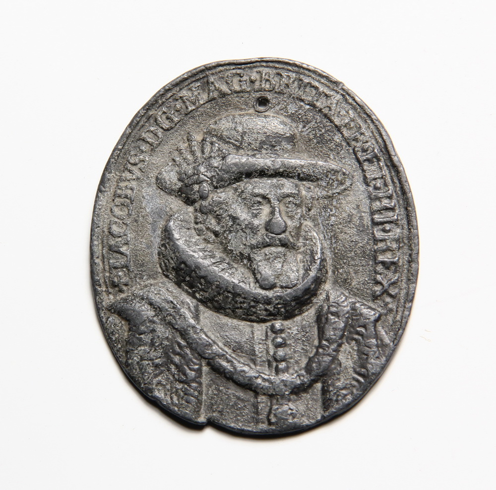 Appraisal: PEWTER PORTRAIT MEDALLION OF KING JAMES I OF ENGLAND -