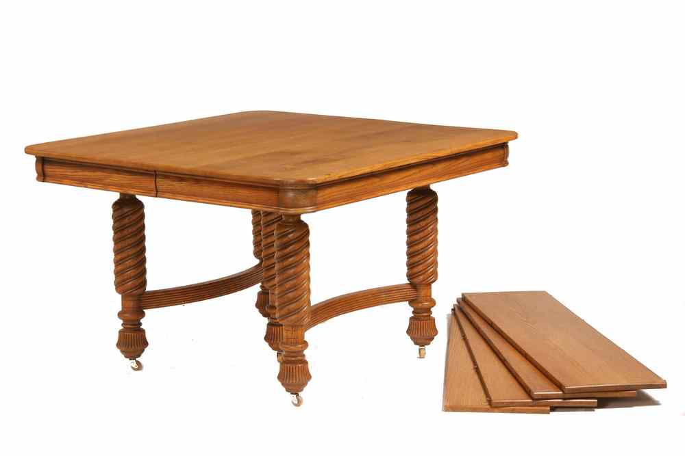 Appraisal: OAK DINING TABLE - American Golden Oak Dining Table ca