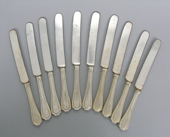 Appraisal: A Lot of Ten Dinner Knives with Sterling Silver Handles