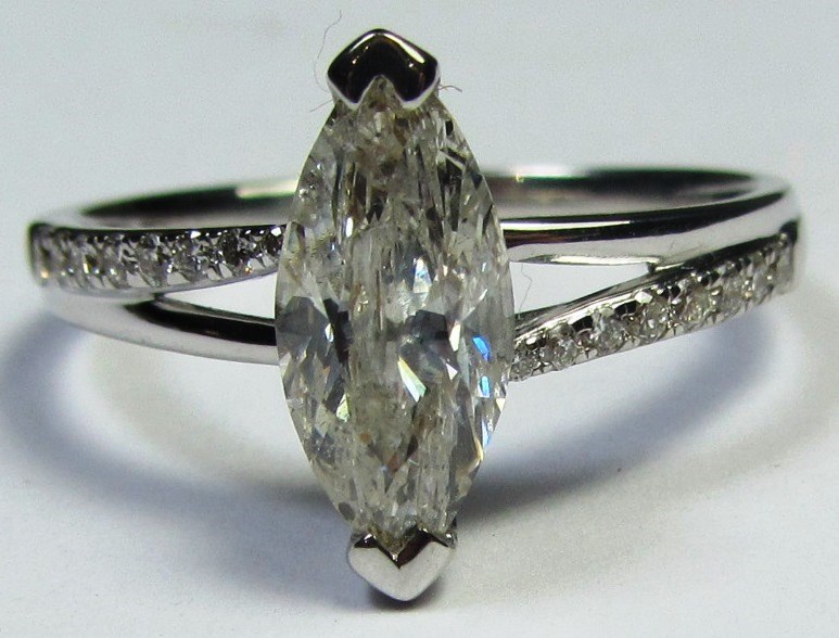 Appraisal: An ct white gold and diamond set ring mounted with