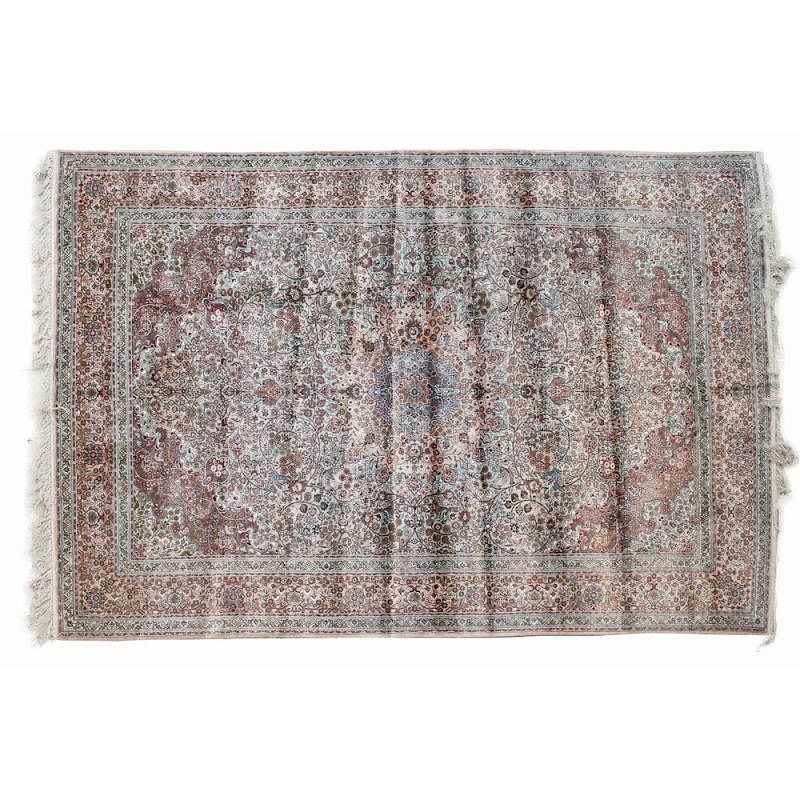 Appraisal: Chinese Silk Rug Chinese silk rug with silk foundation Corner