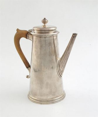 Appraisal: A modern tapering coffee pot with a straight spout and