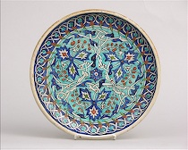 Appraisal: Iznik Style Plate ca late th early th Century Palestine