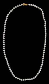 Appraisal: kt Pearl Necklace knotted cultured pearls - mm off round