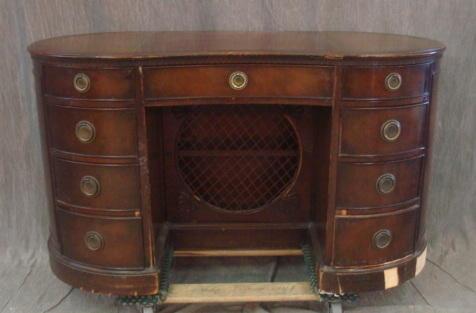 Appraisal: Kidney Shaped Leathertop Desk As is- a lot of veneer