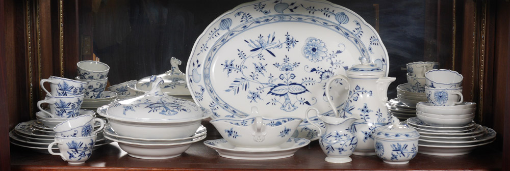 Appraisal: MEISSEN BLUE ONION CHINA Approx pieces to include the ''