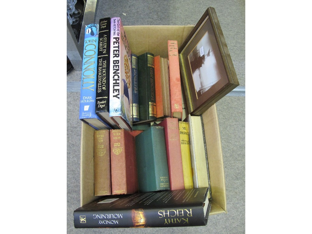 Appraisal: Box of books