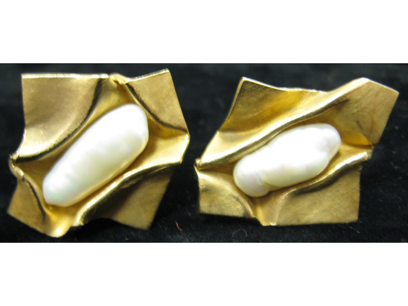 Appraisal: PEARL CUFF LINKS Pair of k gold yellow gold cuff