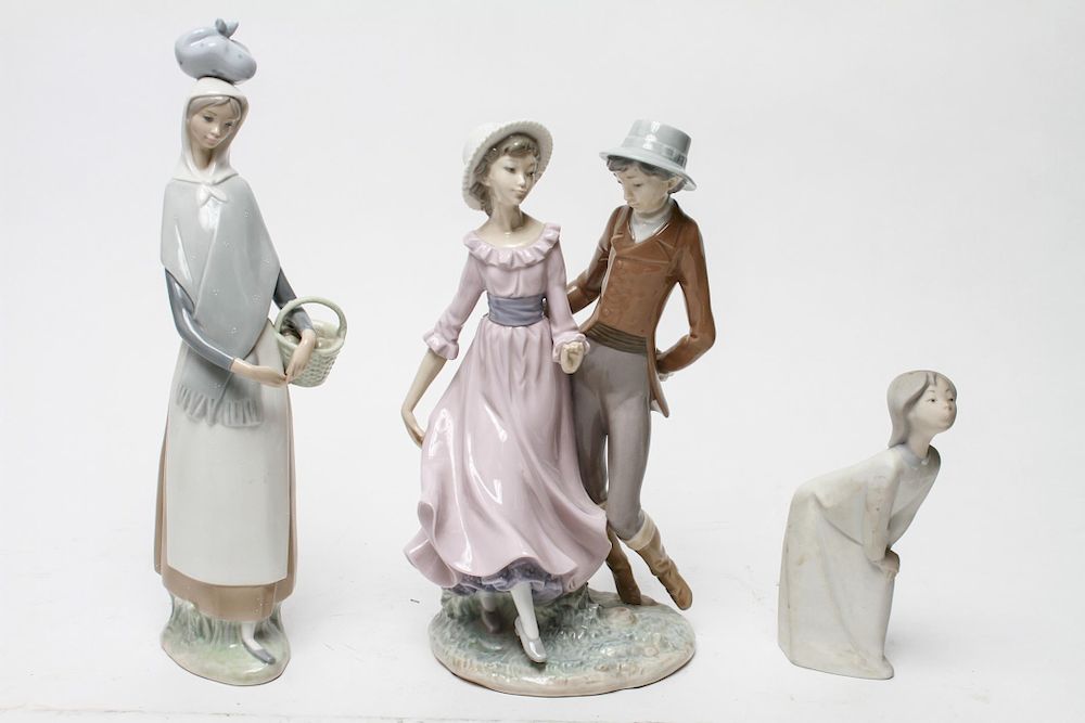 Appraisal: Lladro Porcelain Figurines Group of Lladro porcelain figurines group of