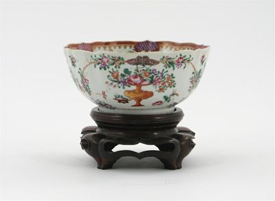 Appraisal: A Chinese famille rose bowl delicately painted with butterflies and