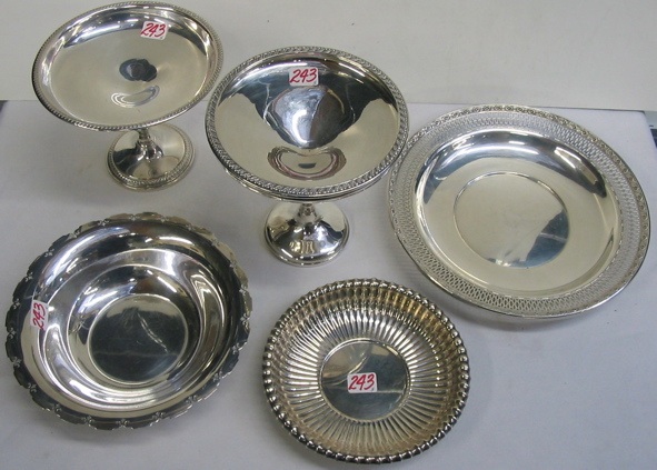 Appraisal: A GROUP OF STERLING SILVER TABLE ACCESSORIES a pierced round