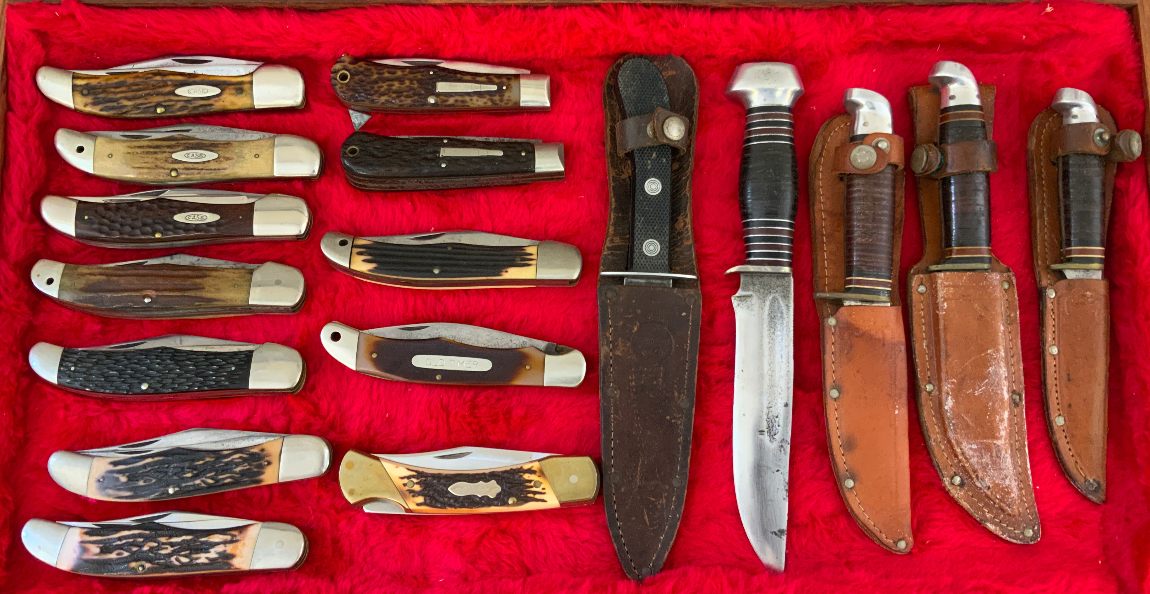 Appraisal: GROUP OF KNIVES WITH DISPLAY CASE folders fixed blade Case