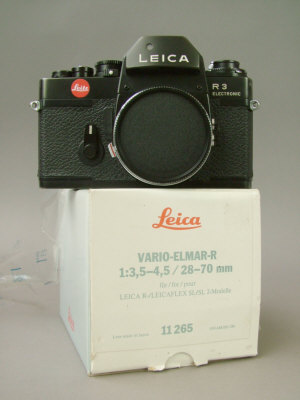 Appraisal: A Leica R Electronic camera No together with a Vario-Elmar-R