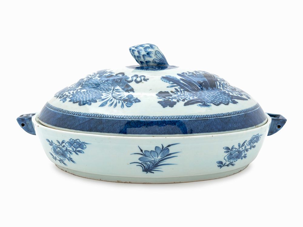 Appraisal: A Chinese Export Blue Fitzhugh Porcelain Covered Entree Dish A