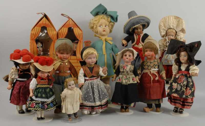 Appraisal: Large Lot of Dolls Description Includes two marionettes in boxes