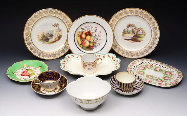 Appraisal: A COLLECTION OF DECORATIVE TH CENTURY PORCELAIN TO INCLUDE a