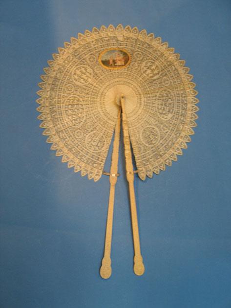 Appraisal: A FINE CHINESE EXPORT IVORY FAN of circular form intricately