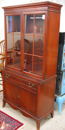 Appraisal: FEDERAL STYLE MAHOGANY CHINA DISPLAY CABINET ON CABINET American mid