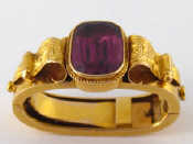 Appraisal: A yellow metal tests carat gold amethyst set scarf clip