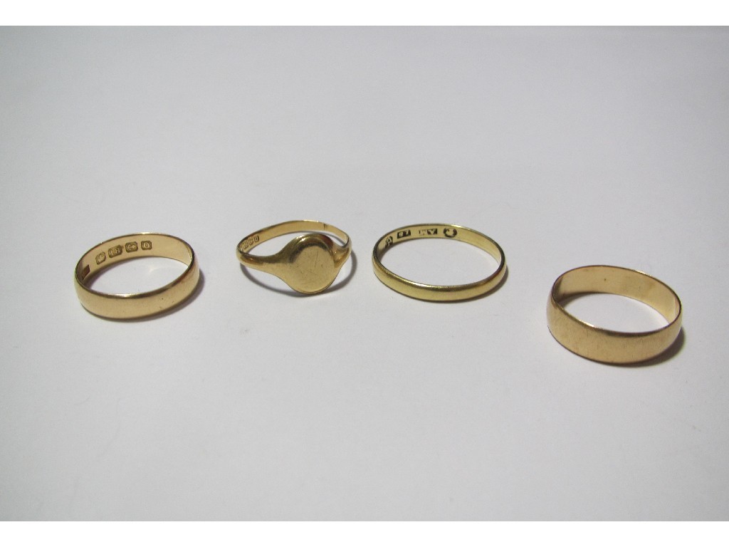 Appraisal: An antique Scottish ct gold wedding band two other ct