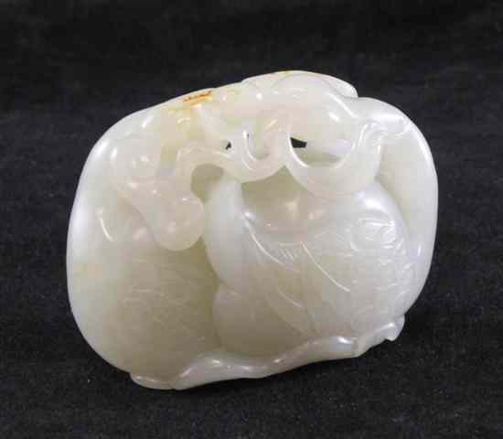 Appraisal: A Chinese pale celadon jade carving of a duck biting