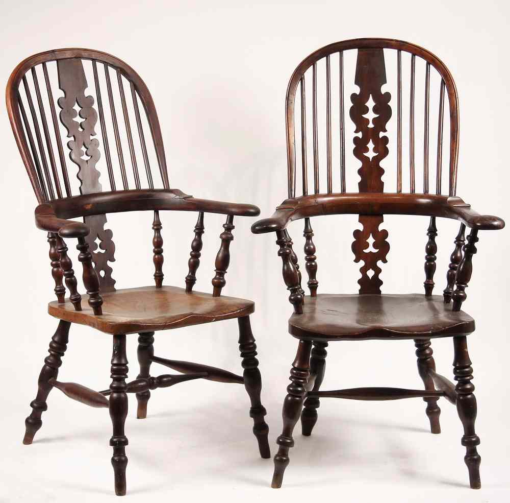 Appraisal: WINDSOR ARMCHAIRS - Pair of th c English Windsor Armchairs