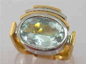 Appraisal: A yellow metal tests carat aquamarine dress ring the oval