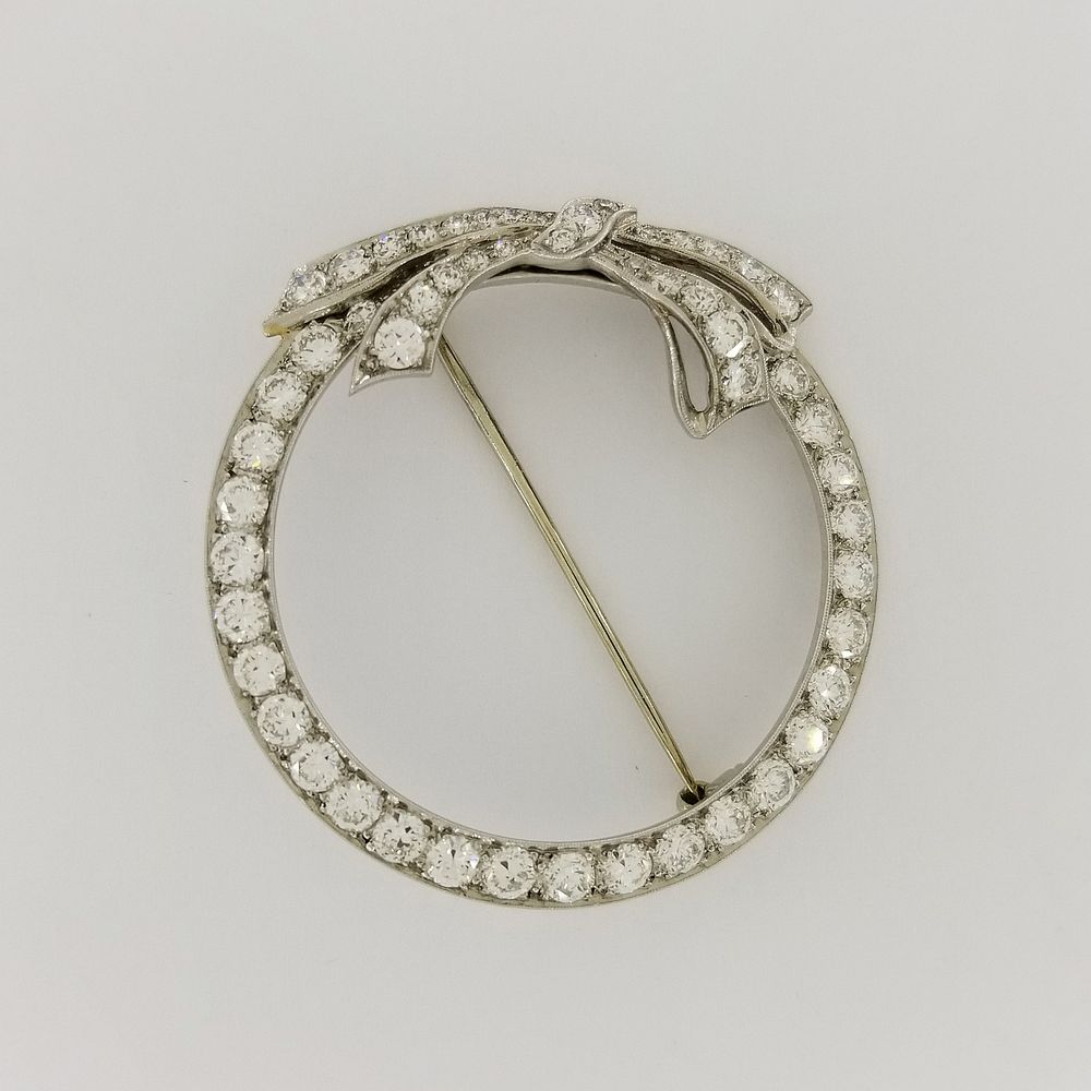 Appraisal: ctw Diamond Platinum Wreath Style Pin ctw Diamond Platinum Wreath