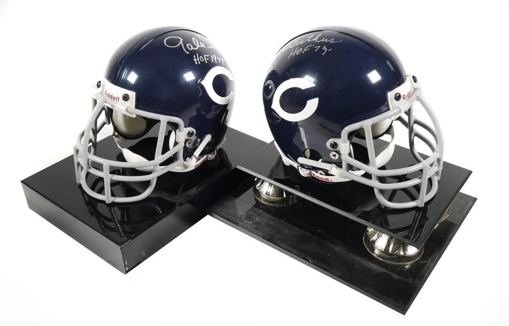 Appraisal: NFL Chicago Bears football mini helmets by Riddell are signed