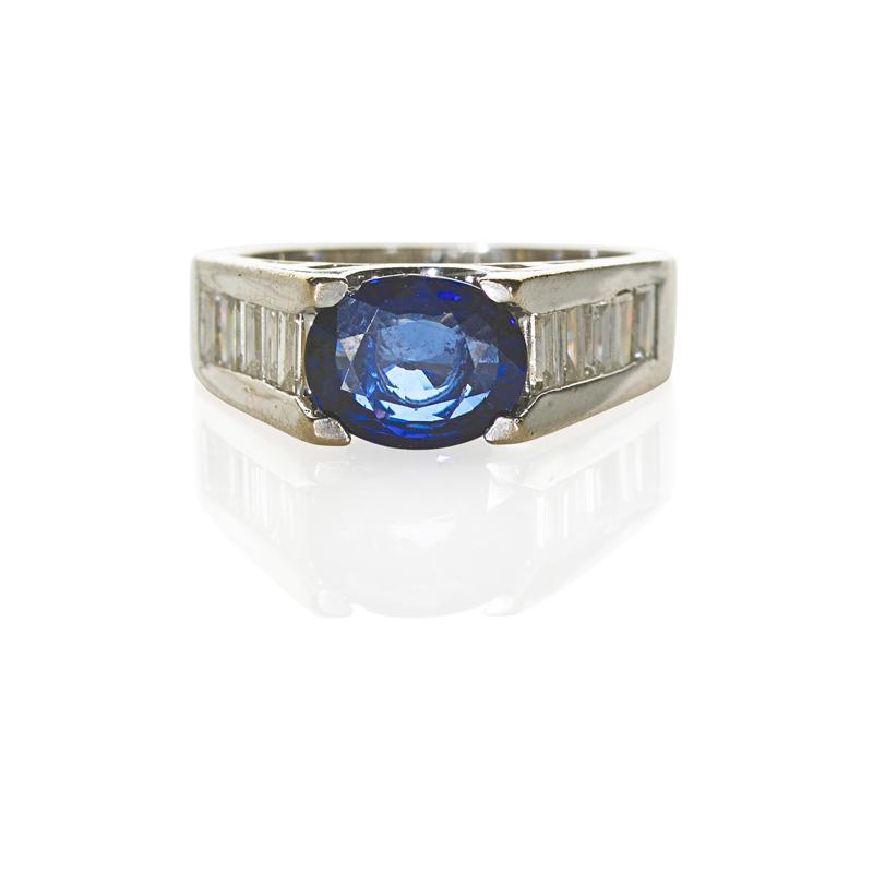 Appraisal: SAPPHIRE AND DIAMOND K WHITE GOLD RING BY ZEN Oval