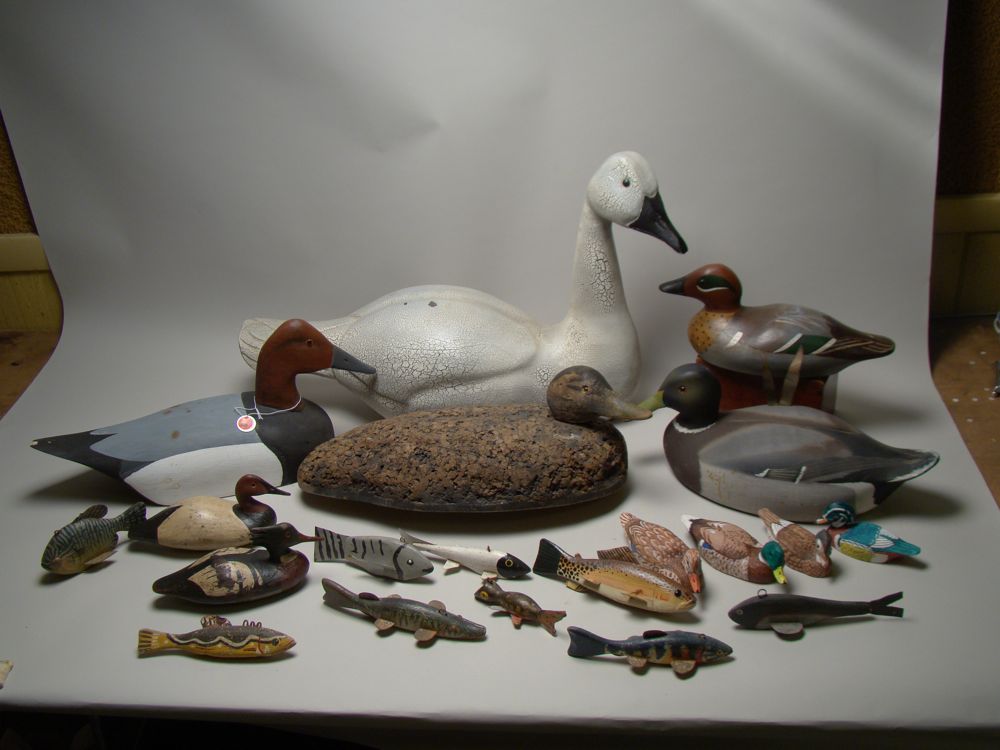 Appraisal: COLLECTION OF CONTEMPORARY CARVED BIRDS FISH AND DECOYS Six miniature