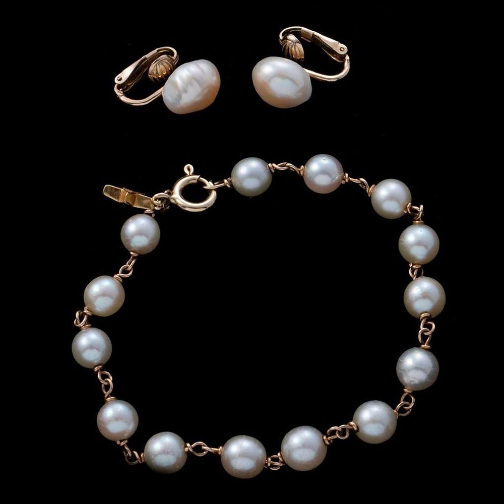 Appraisal: Cultured pearl gold bracelet and clip earrings in k and