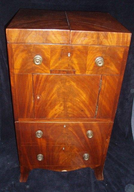 Appraisal: A gentleman's George III mahogany washstand the hinged top and