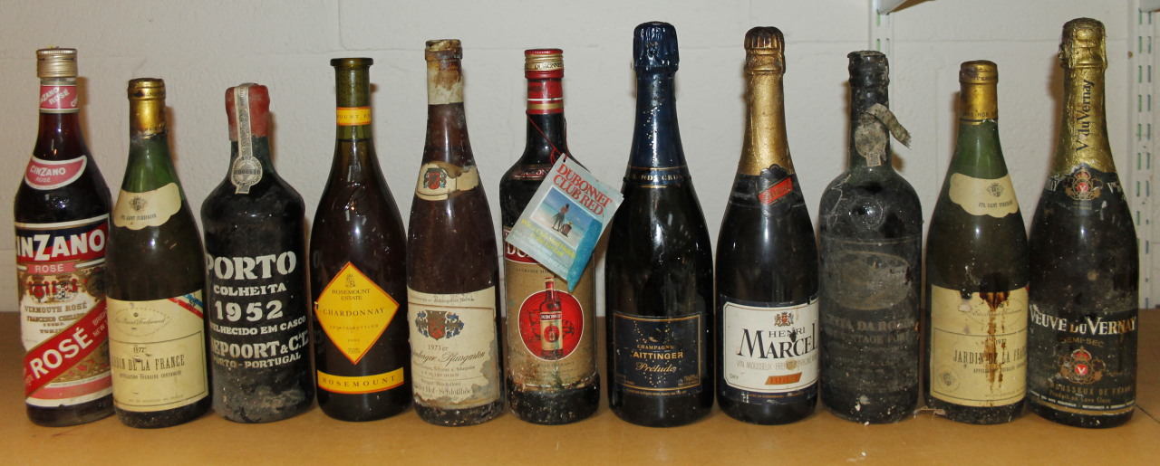 Appraisal: Various alcohol etc to include Cinzano cl vol various Chardonnay