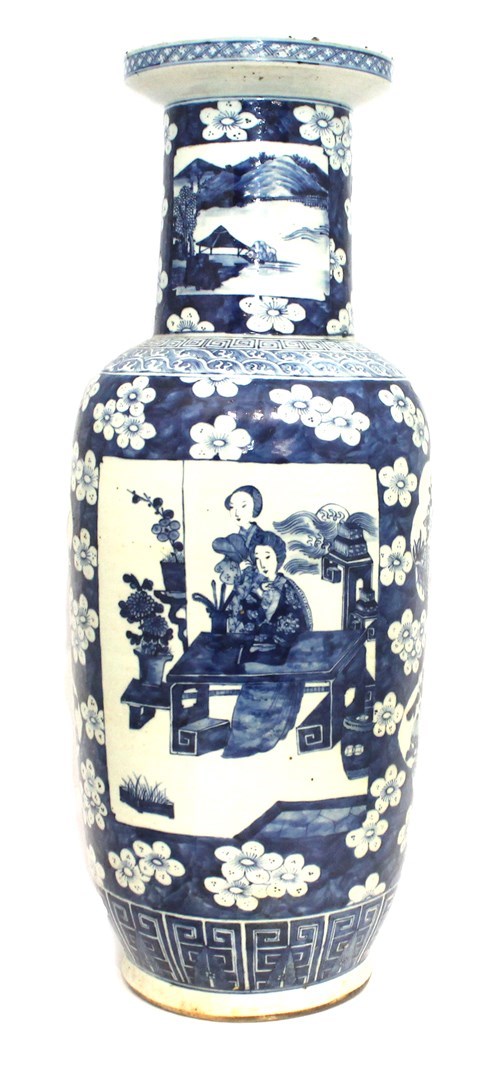 Appraisal: A large Chinese blue and white rouleau vase late th